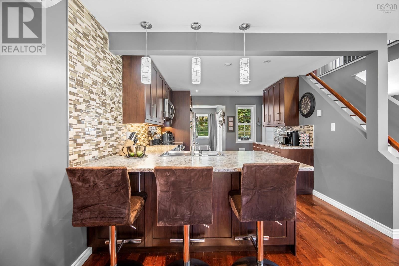 31 ST. MICHAELS AVENUE Image 28