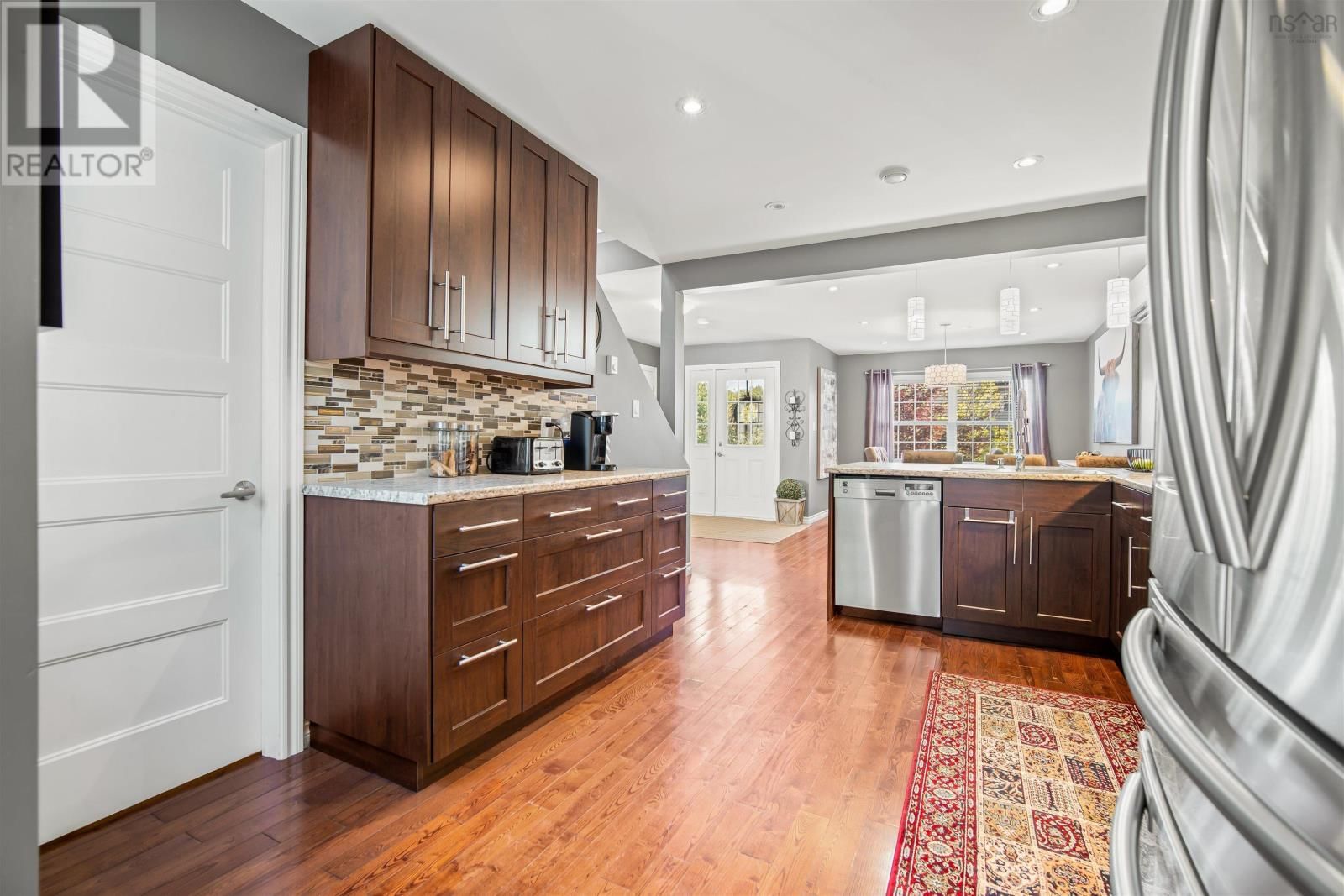 31 ST. MICHAELS AVENUE Image 31