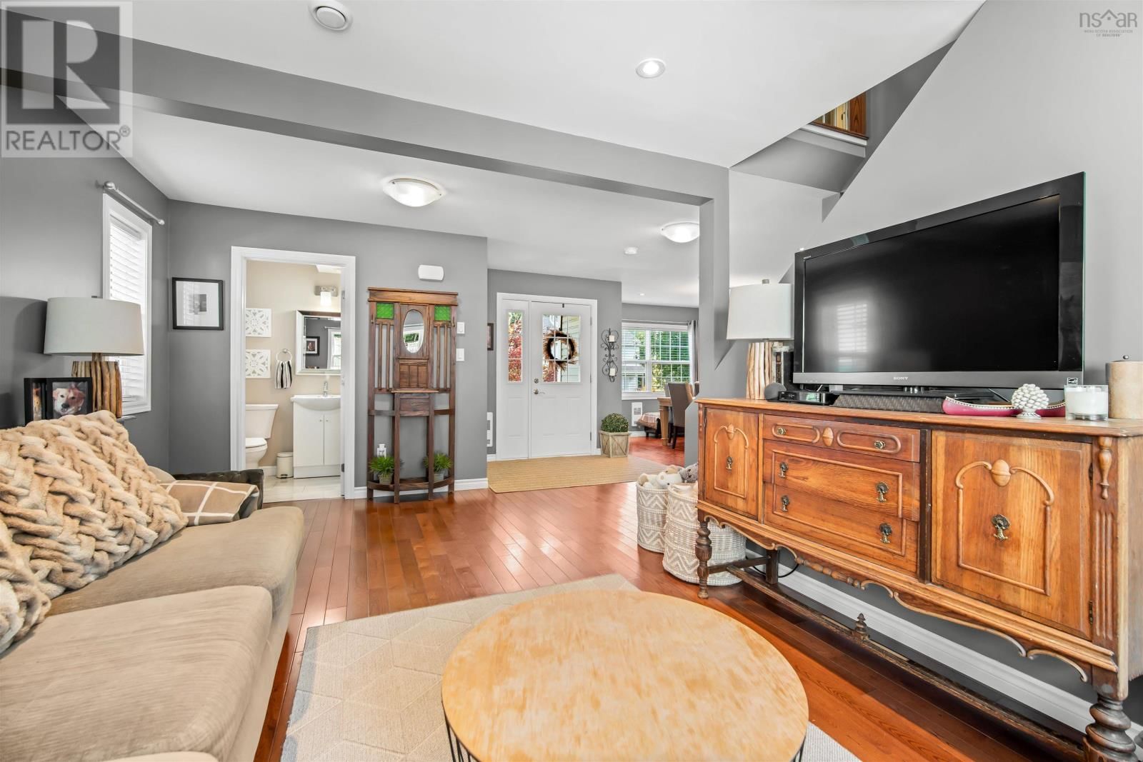 31 ST. MICHAELS AVENUE Image 35