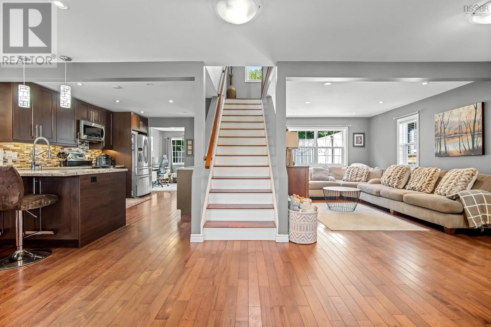 31 ST. MICHAELS AVENUE Image 37