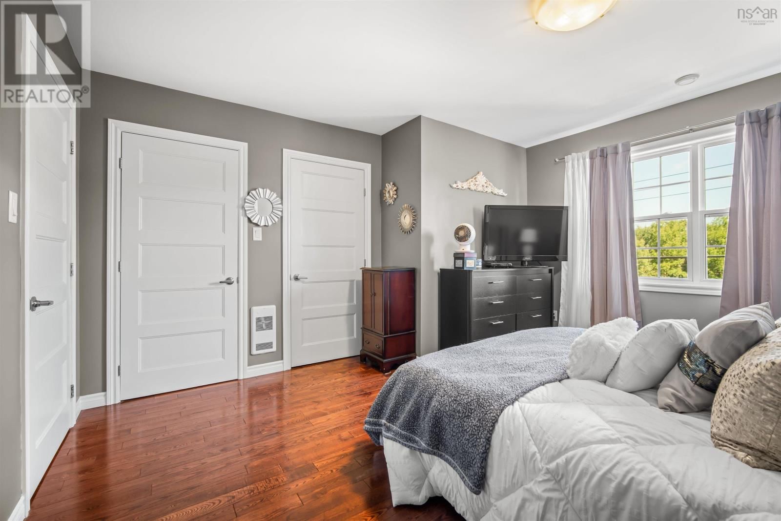 31 ST. MICHAELS AVENUE Image 43