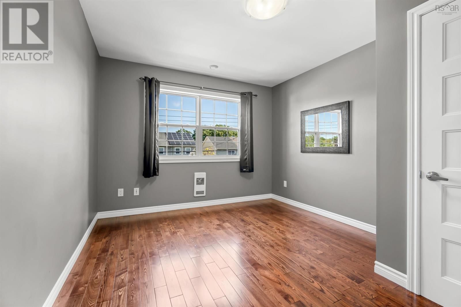 31 ST. MICHAELS AVENUE Image 44