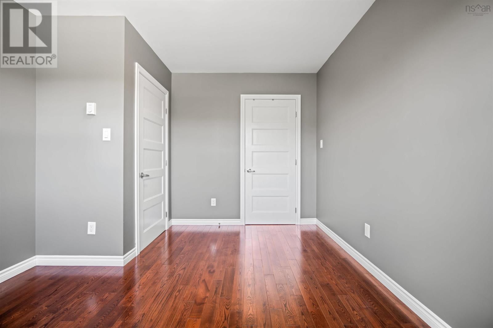 31 ST. MICHAELS AVENUE Image 45