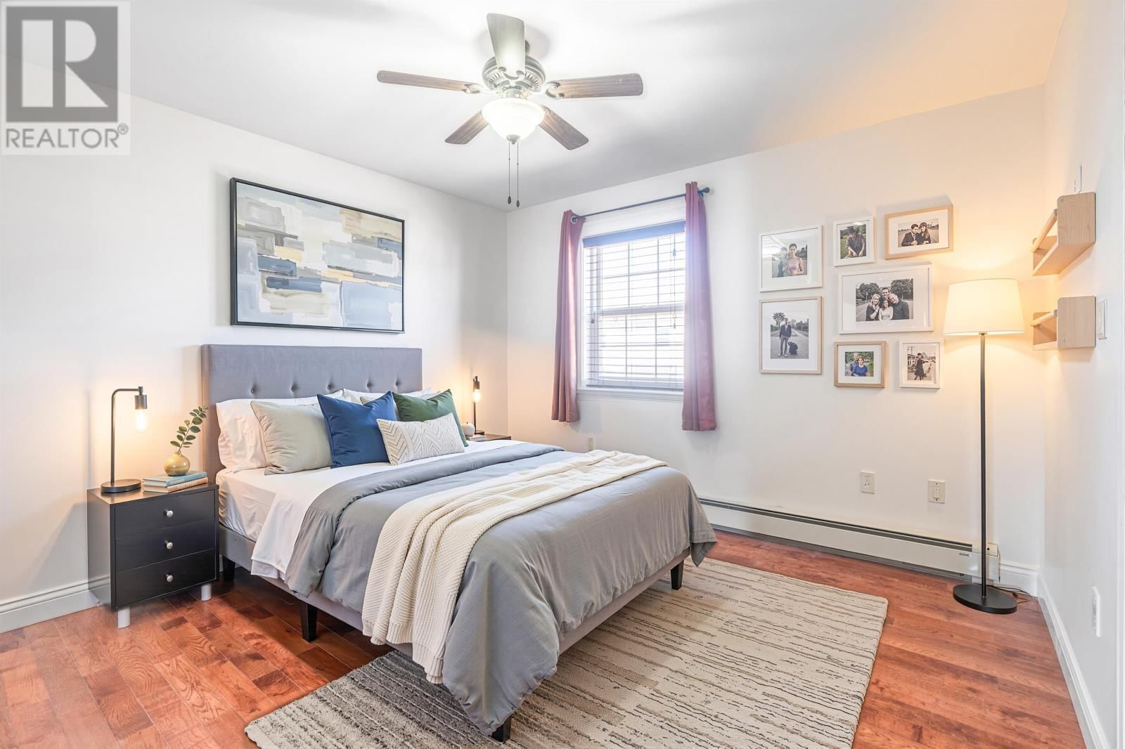 122 ESSEX CRESCENT Image 27