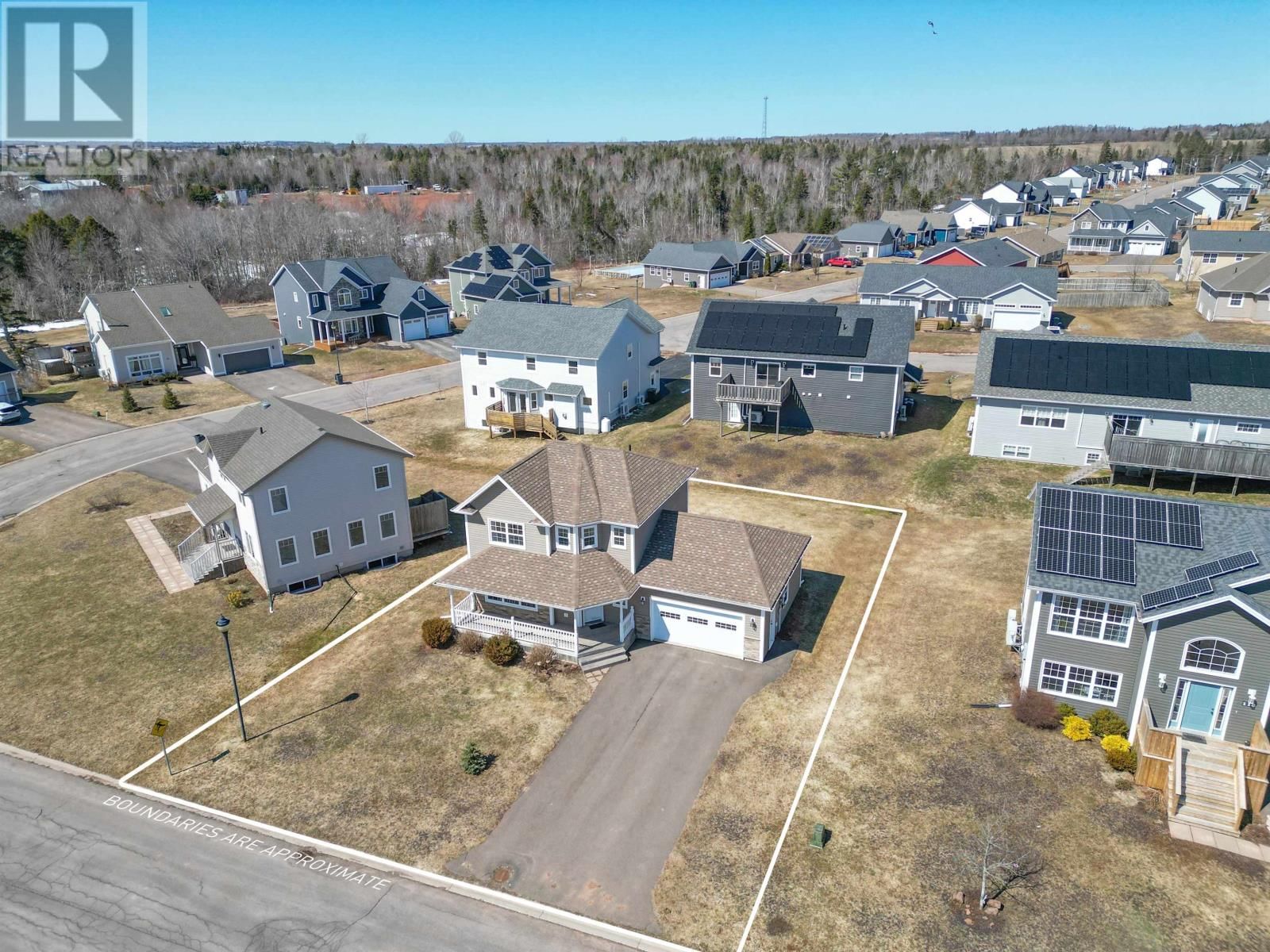 122 ESSEX CRESCENT Image 37