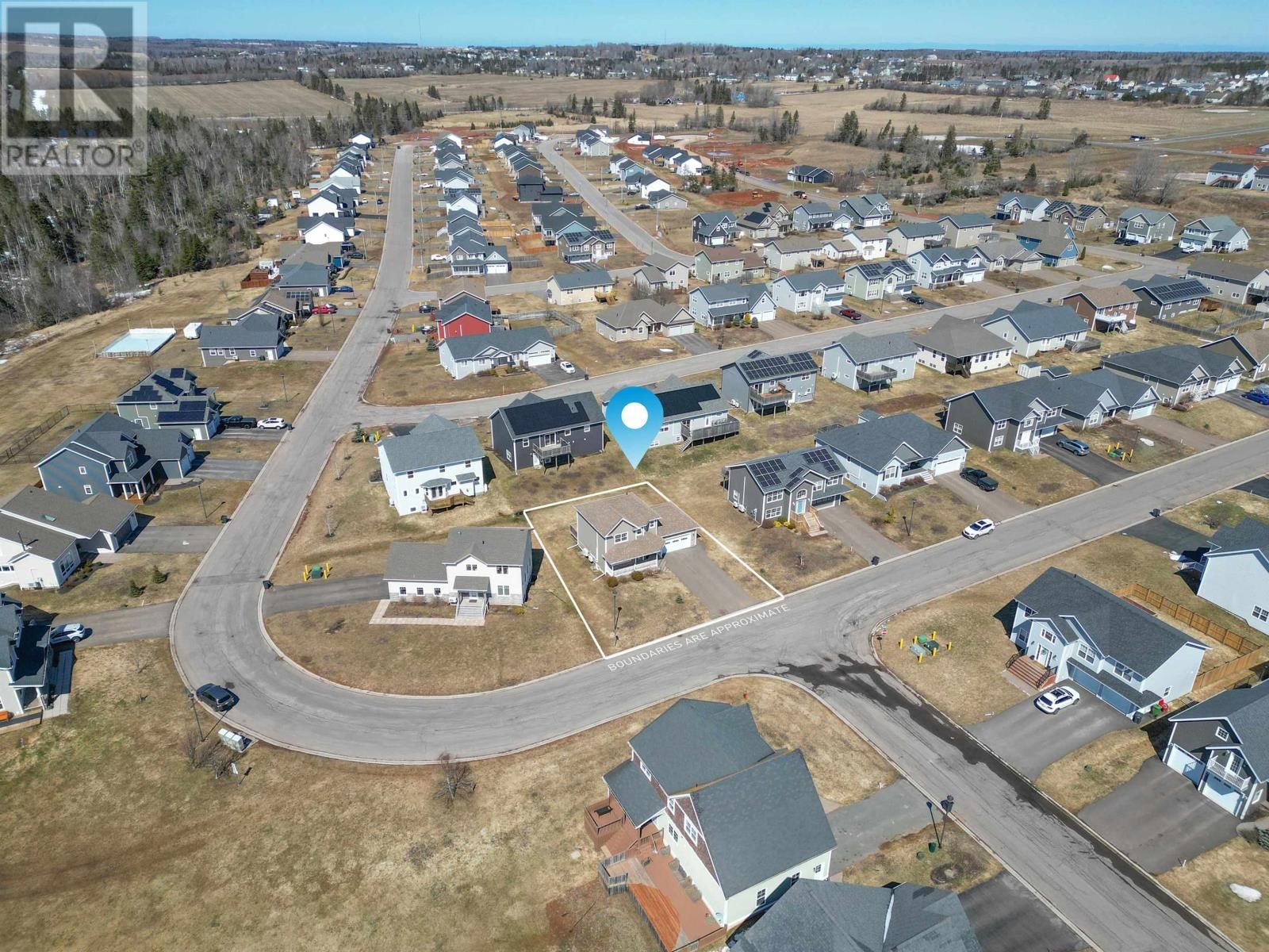 122 ESSEX CRESCENT Image 39