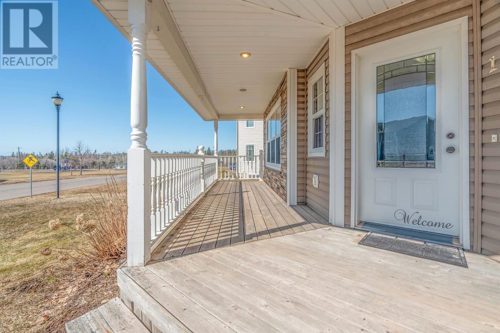 122 ESSEX CRESCENT Image 5