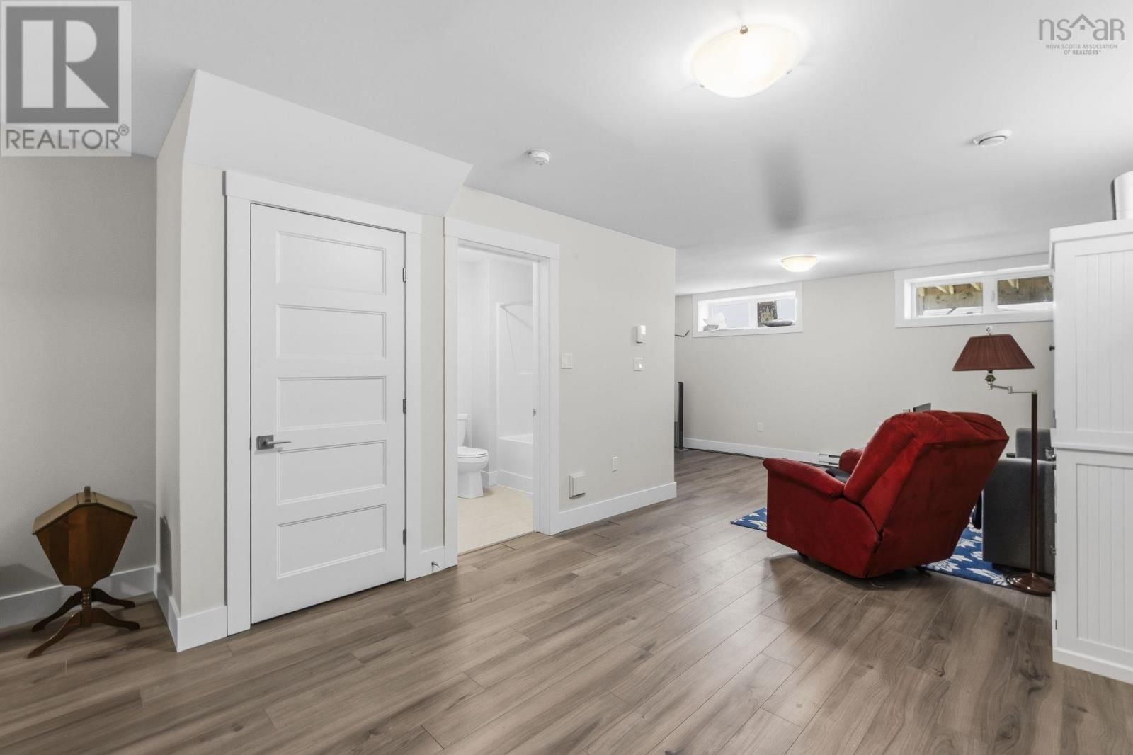 185 TITANIUM CRESCENT Image 20