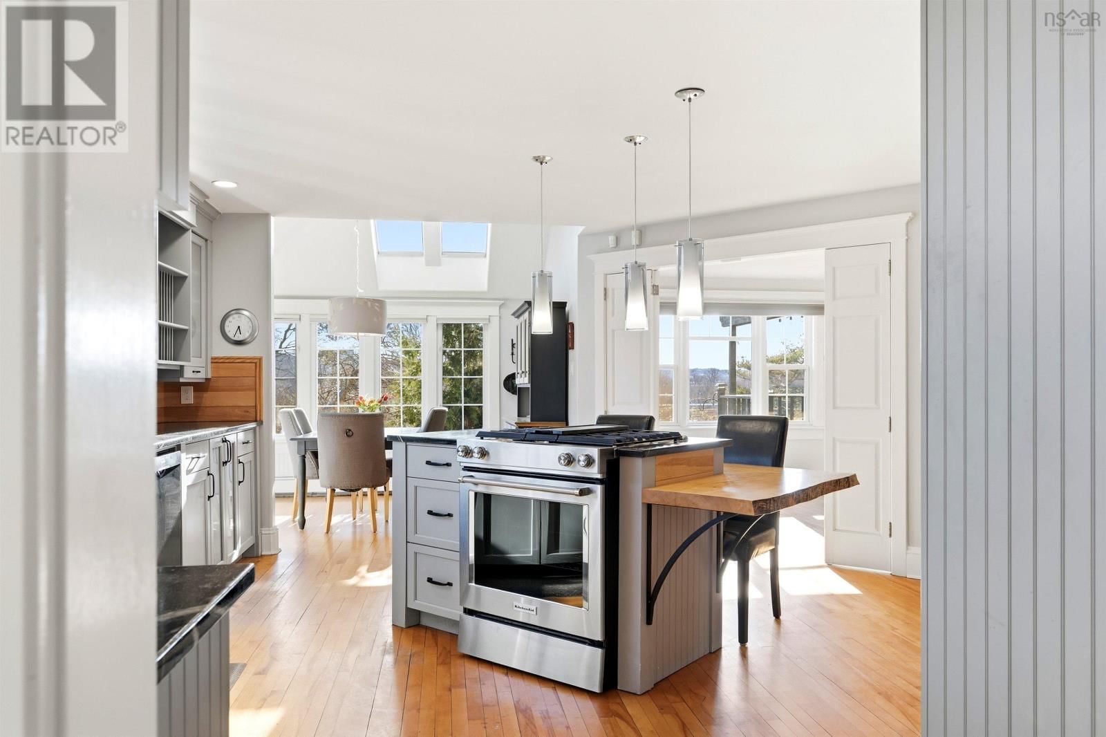 1638 BEECH STREET Image 11