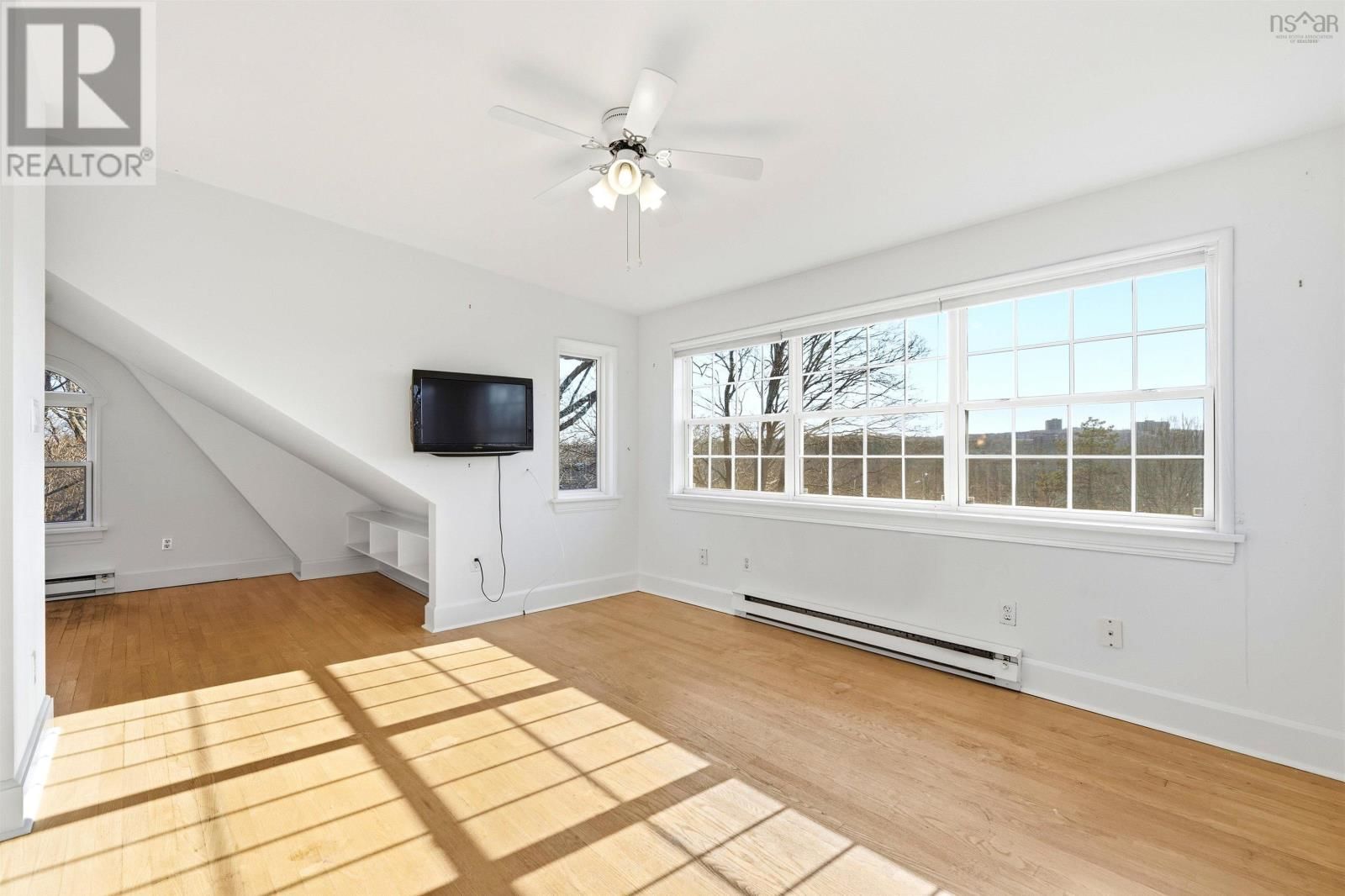 1638 BEECH STREET Image 27