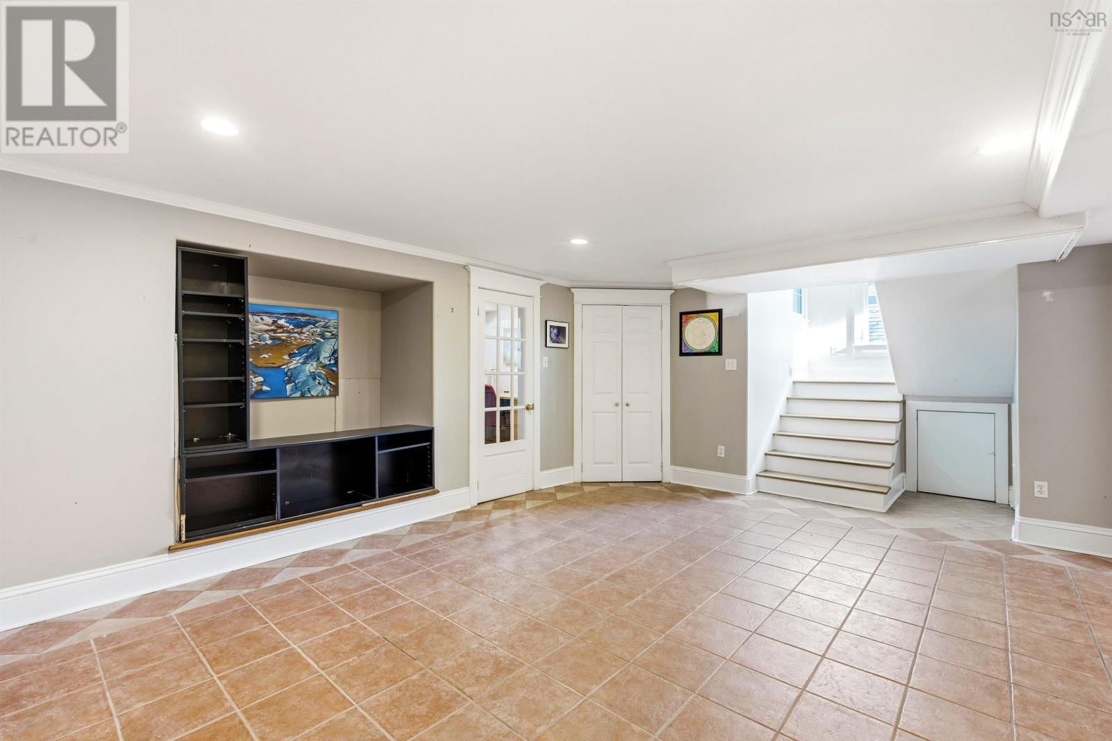 1638 BEECH STREET Image 32