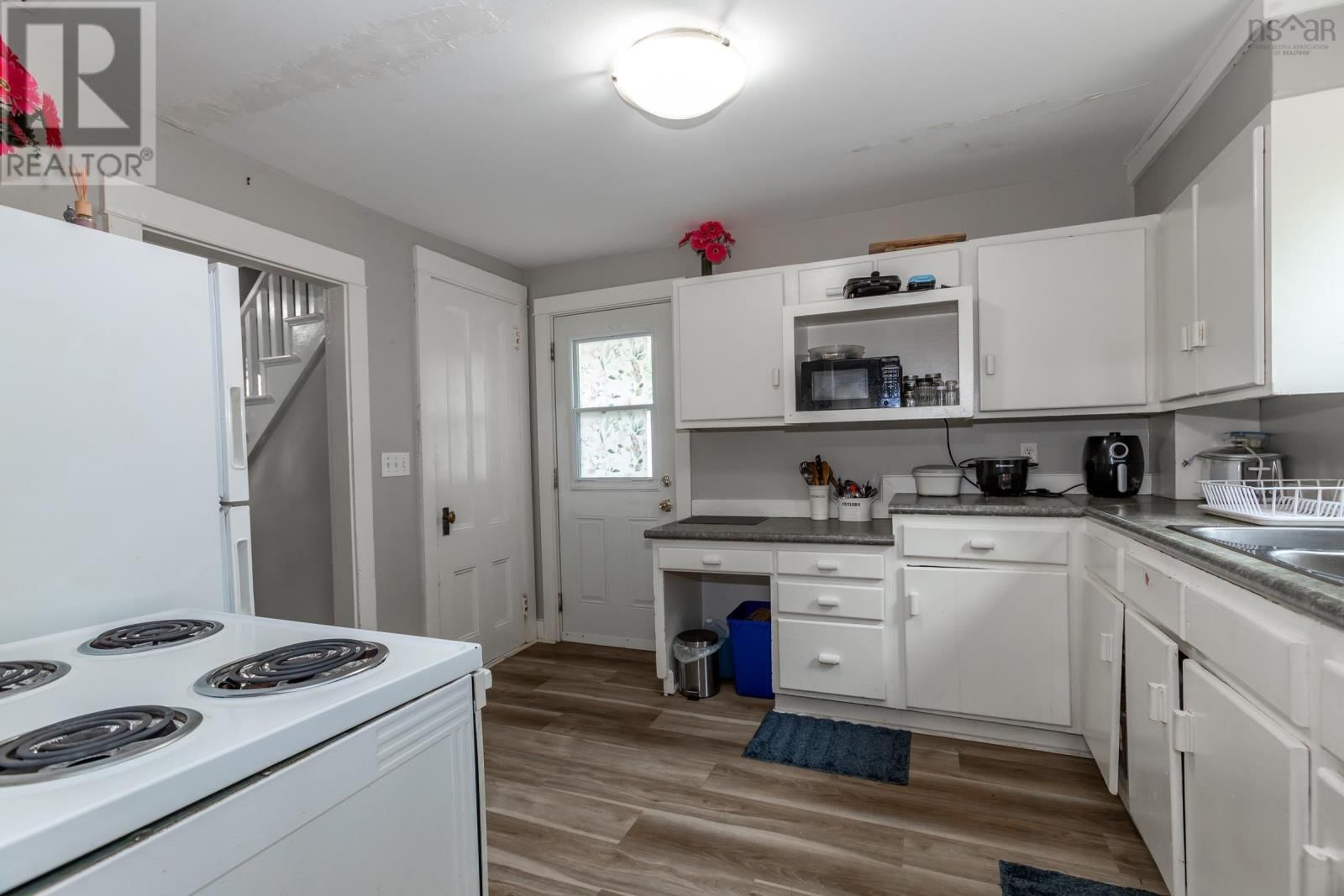 635 FACULTY DRIVE Image 9