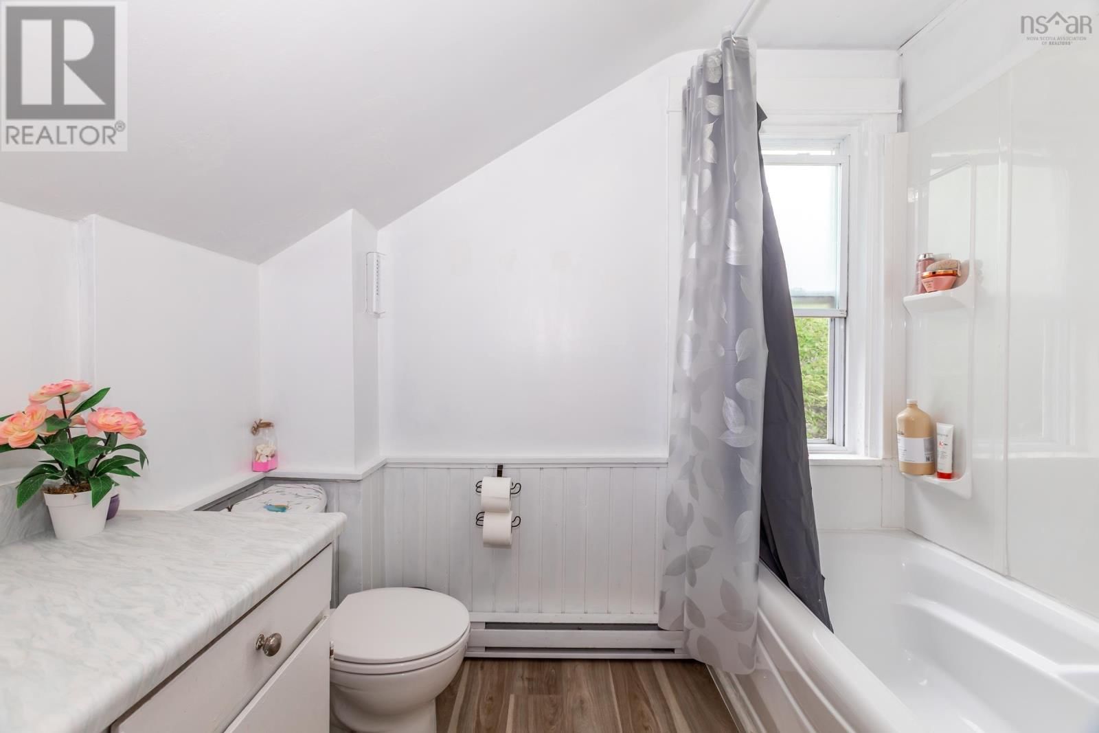 635 FACULTY DRIVE Image 22