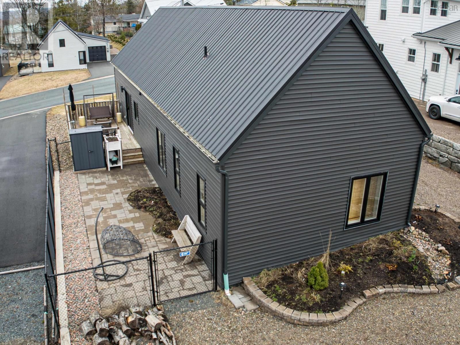 14 MONARCH TERRACE Image 14