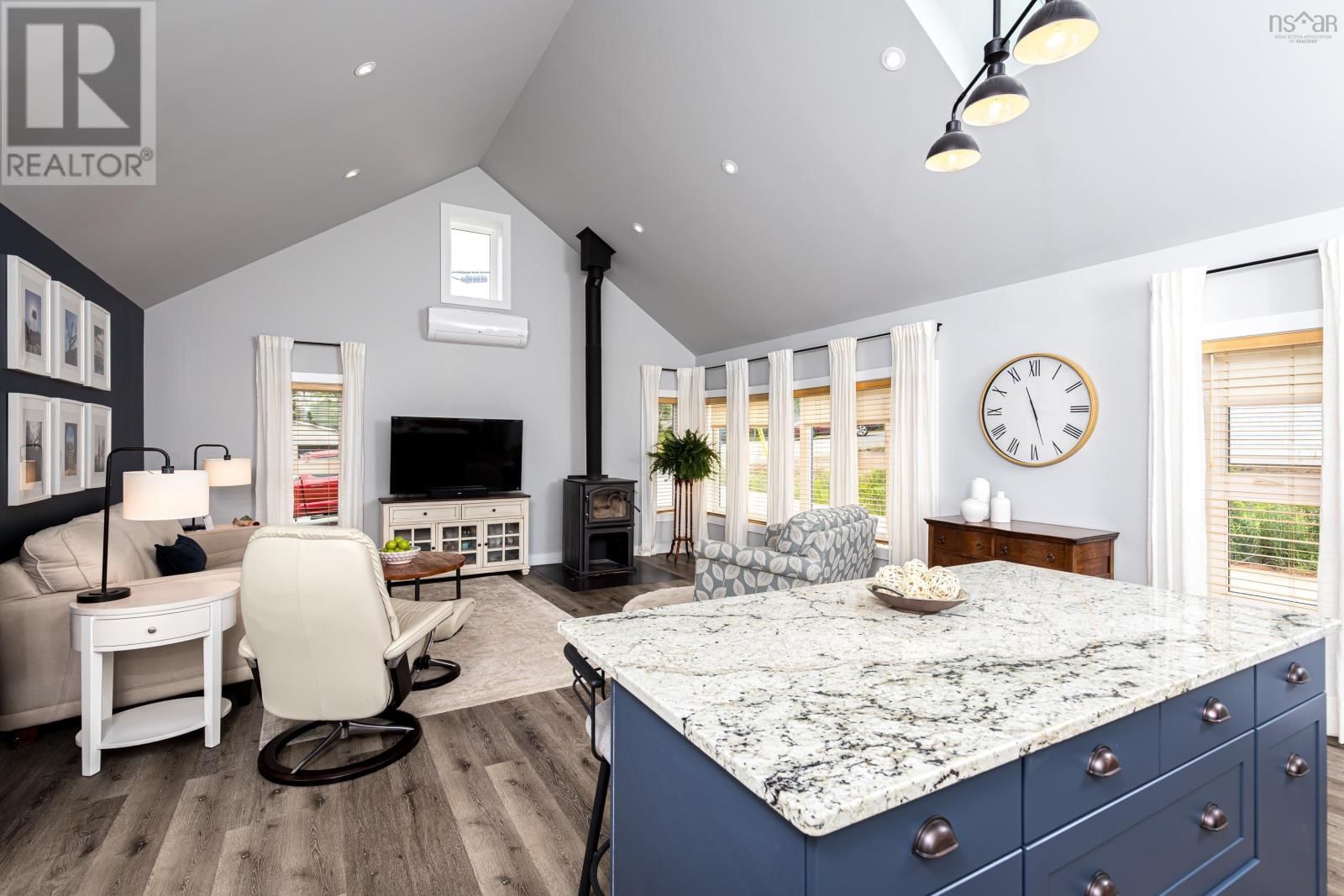 14 MONARCH TERRACE Image 16