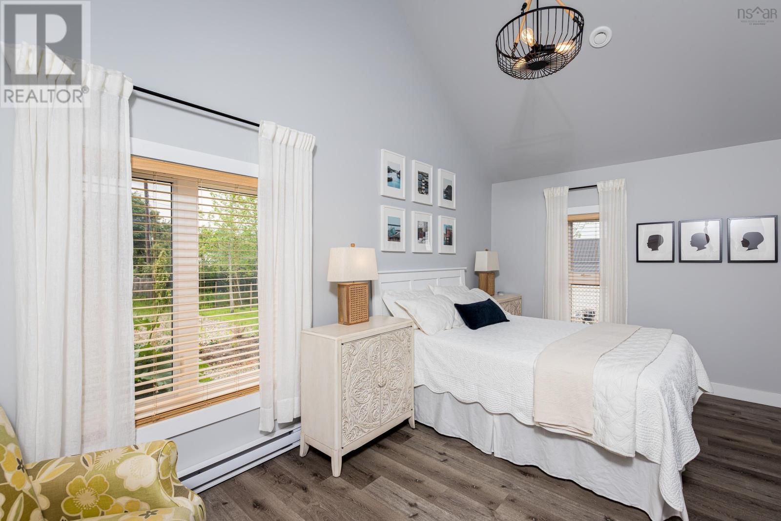 14 MONARCH TERRACE Image 23