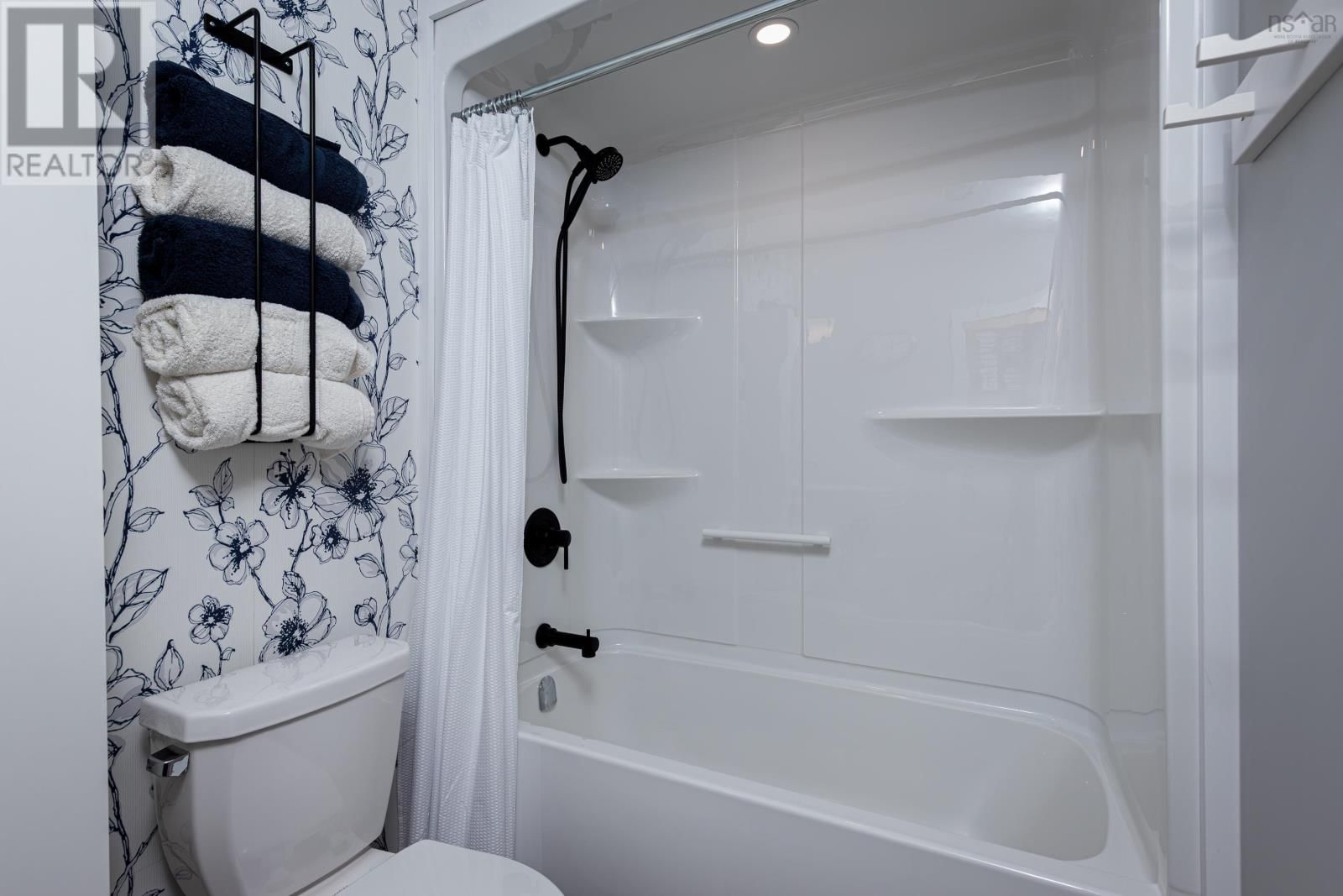 14 MONARCH TERRACE Image 25