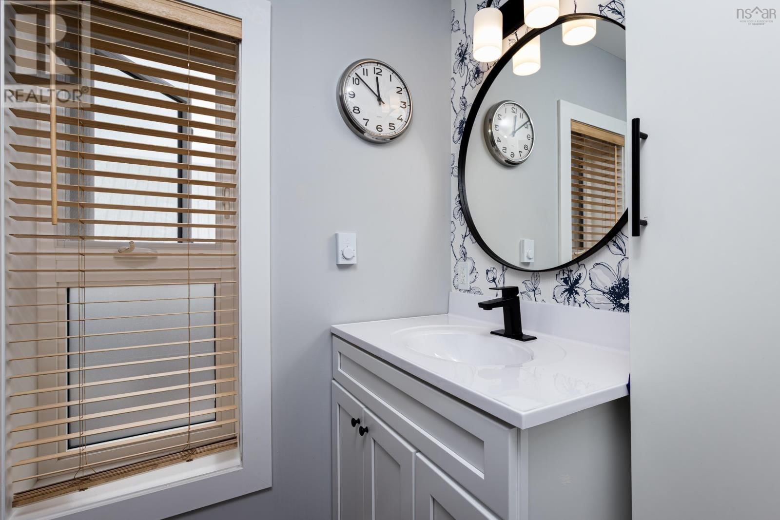 14 MONARCH TERRACE Image 26