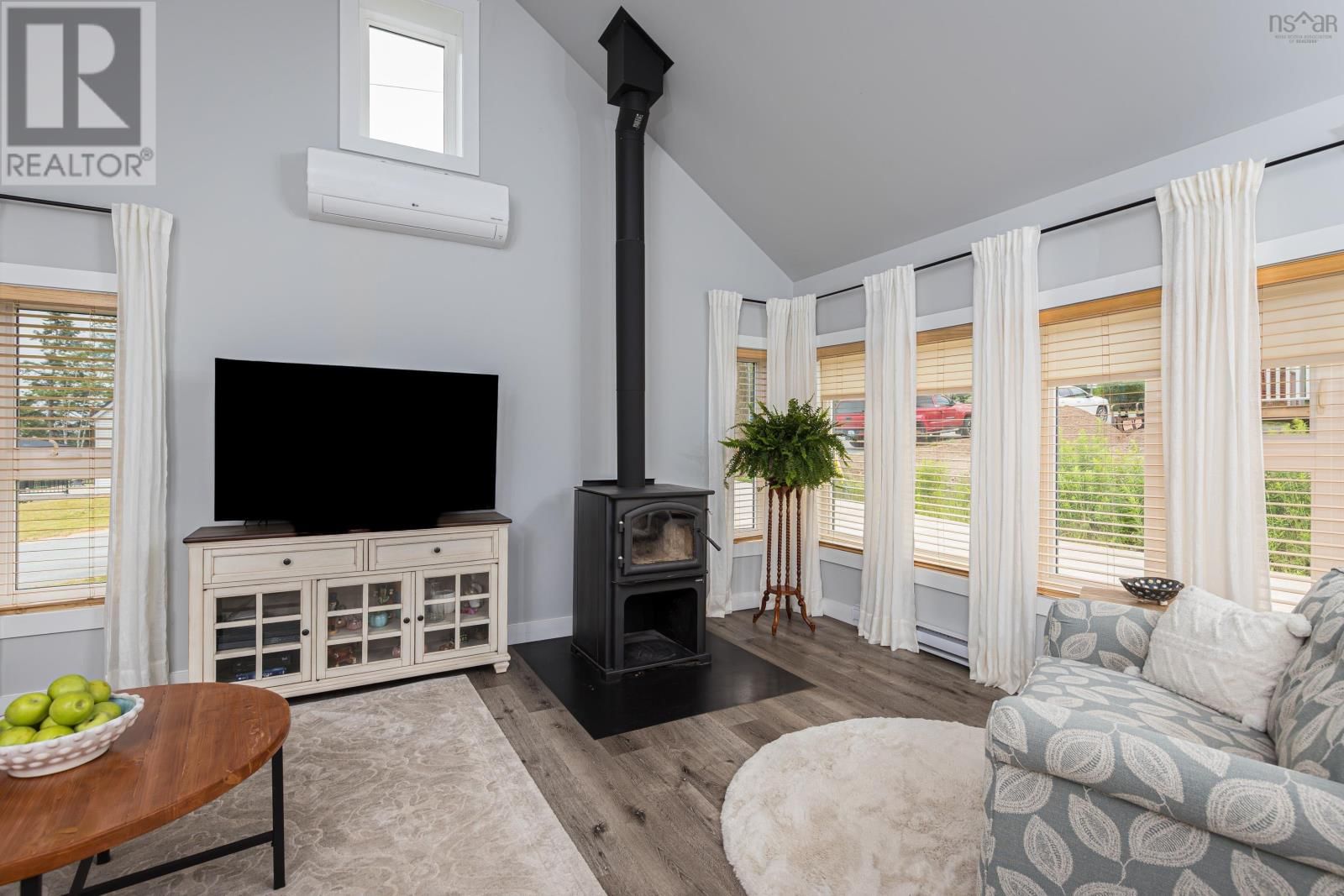 14 MONARCH TERRACE Image 7