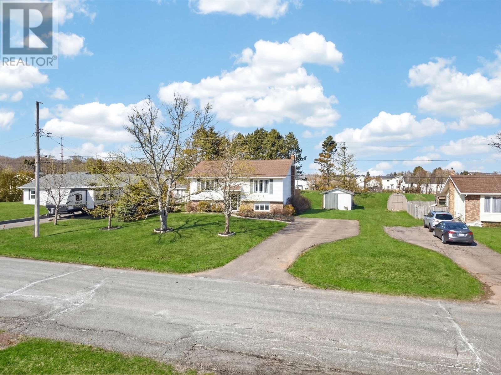 42 CALLBECK CREST Image 2