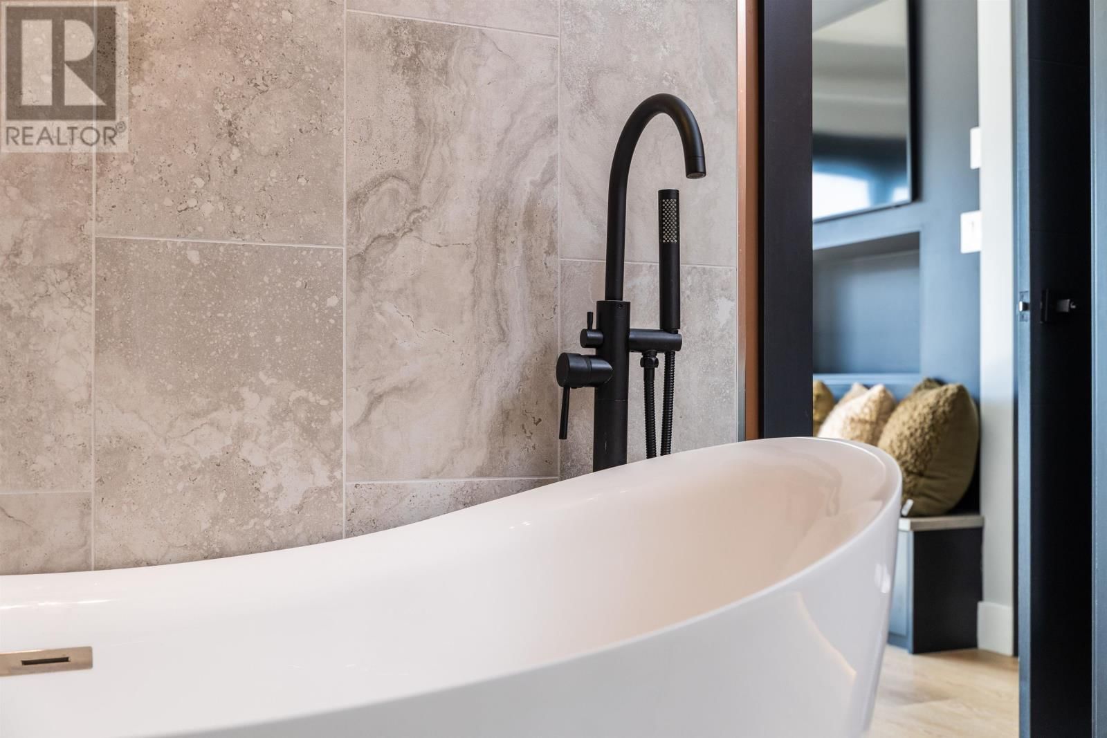 64 DORCHESTER STREET Image 41