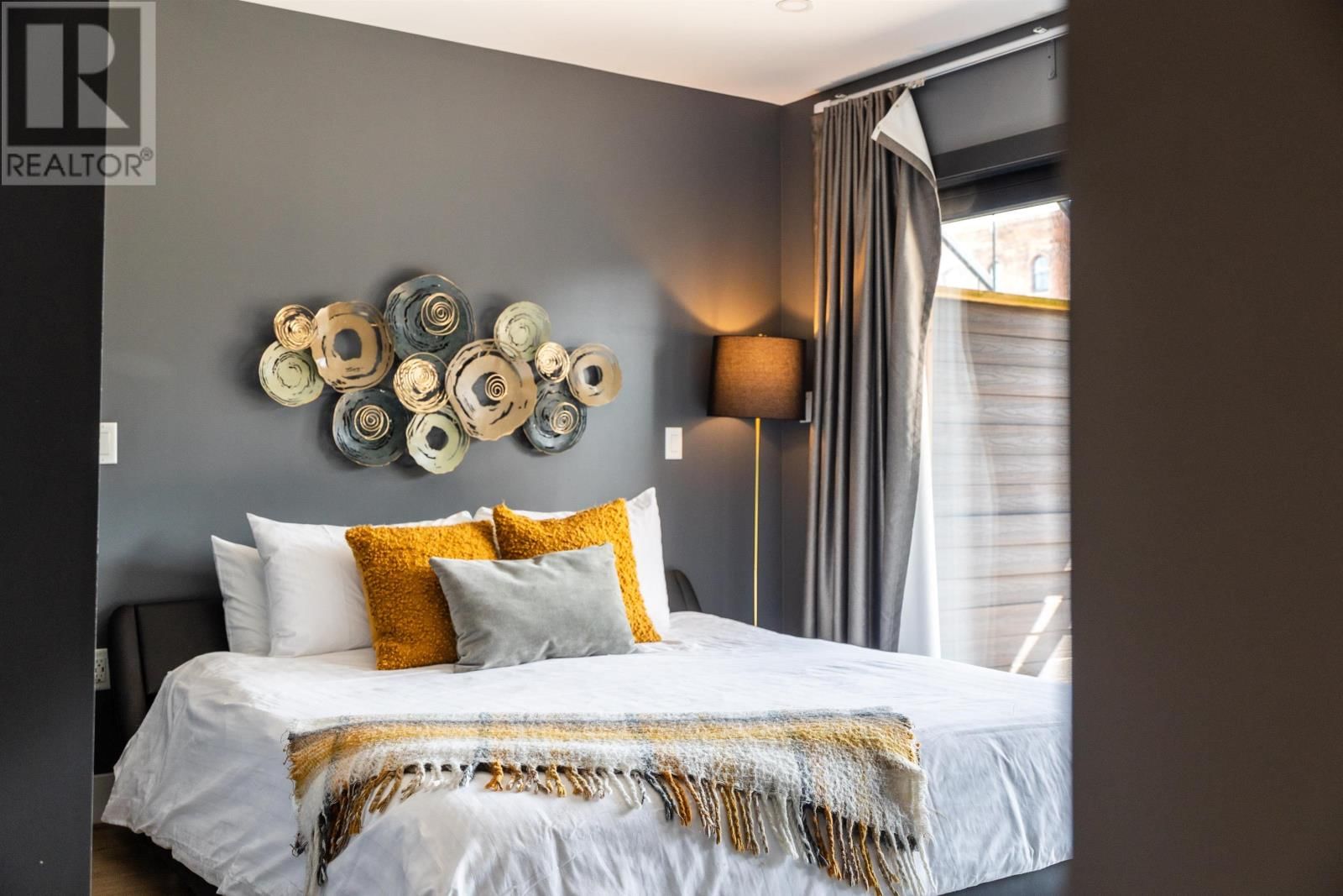 64 DORCHESTER STREET Image 9