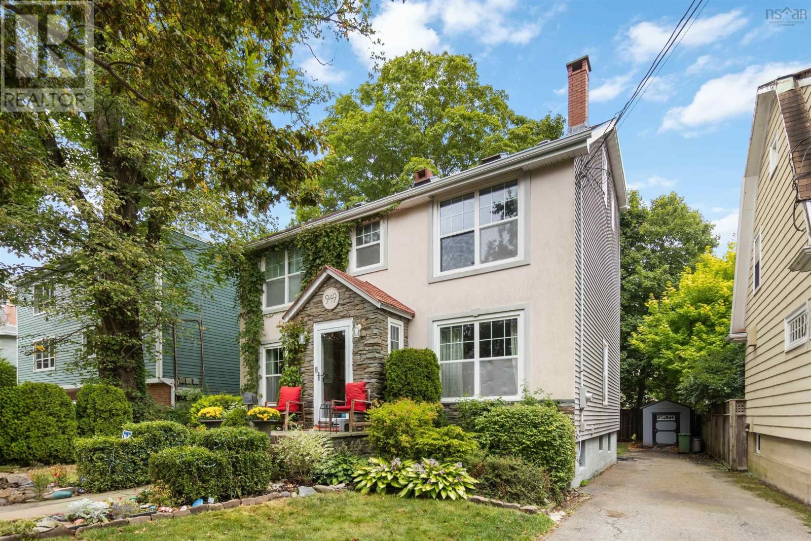 949 McLean Street, Halifax, Nova Scotia B3H 2V2