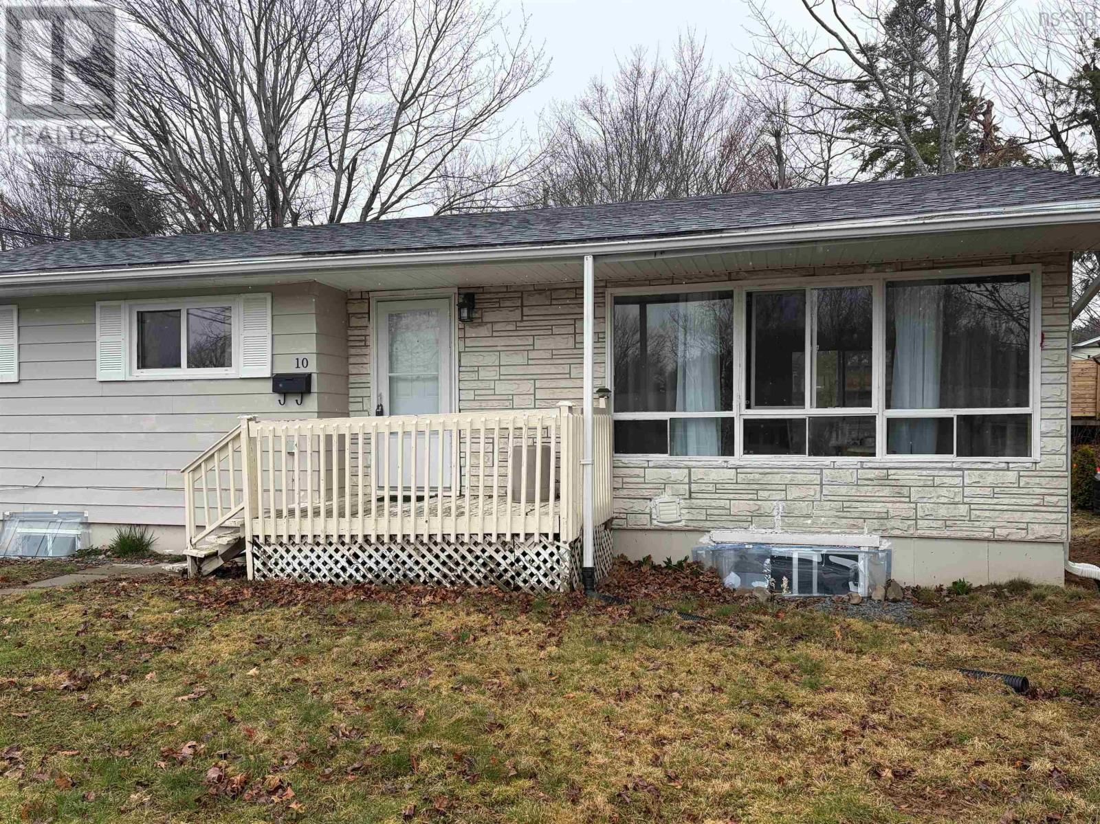 10 CHANDLER DRIVE Image 1