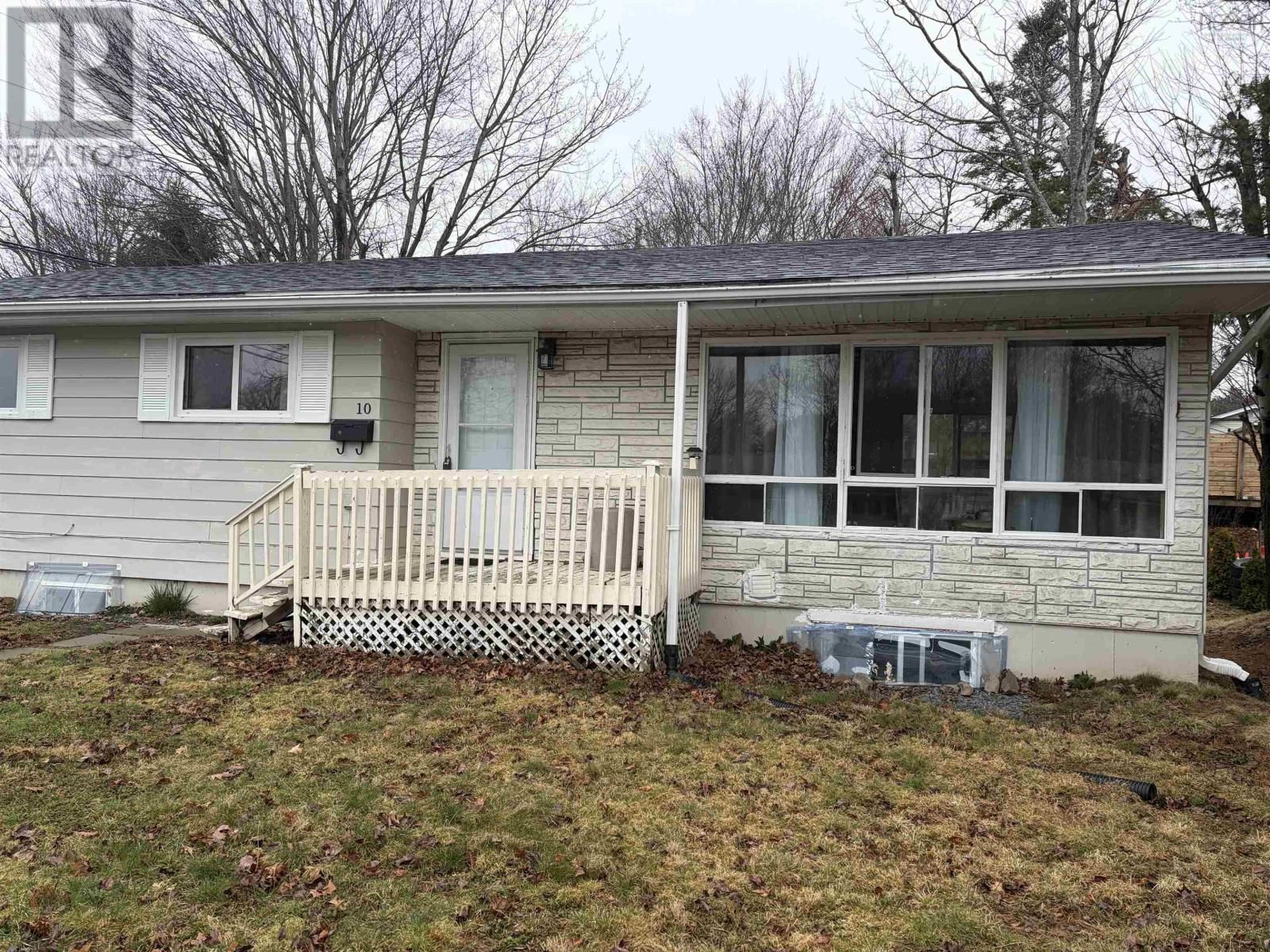 10 CHANDLER DRIVE Image 2