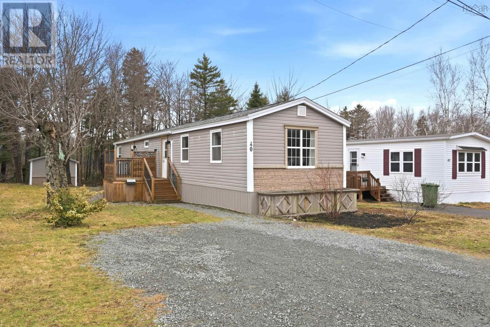 40 CHAMPLAIN AVENUE Image 1