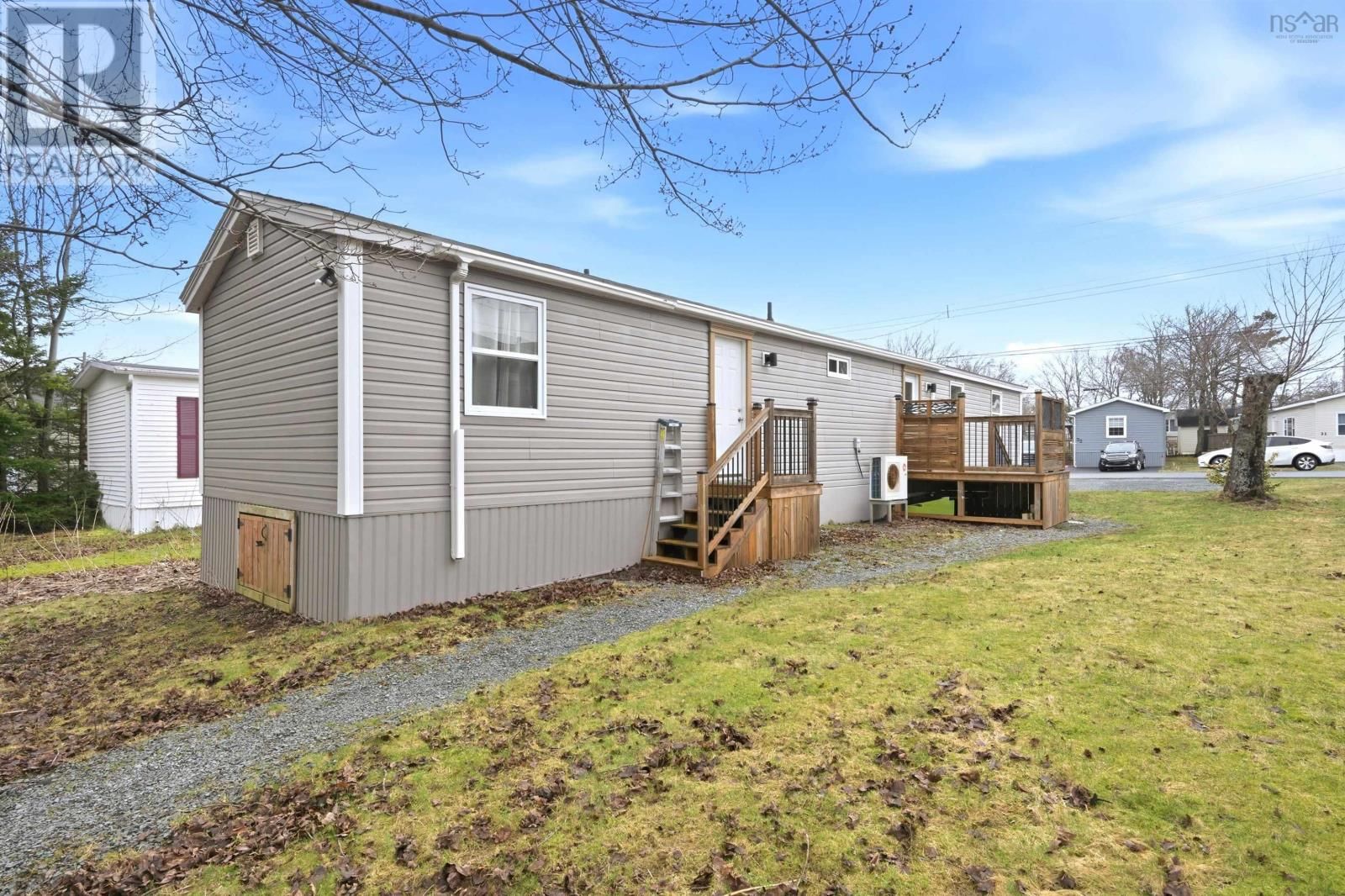 40 CHAMPLAIN AVENUE Image 24