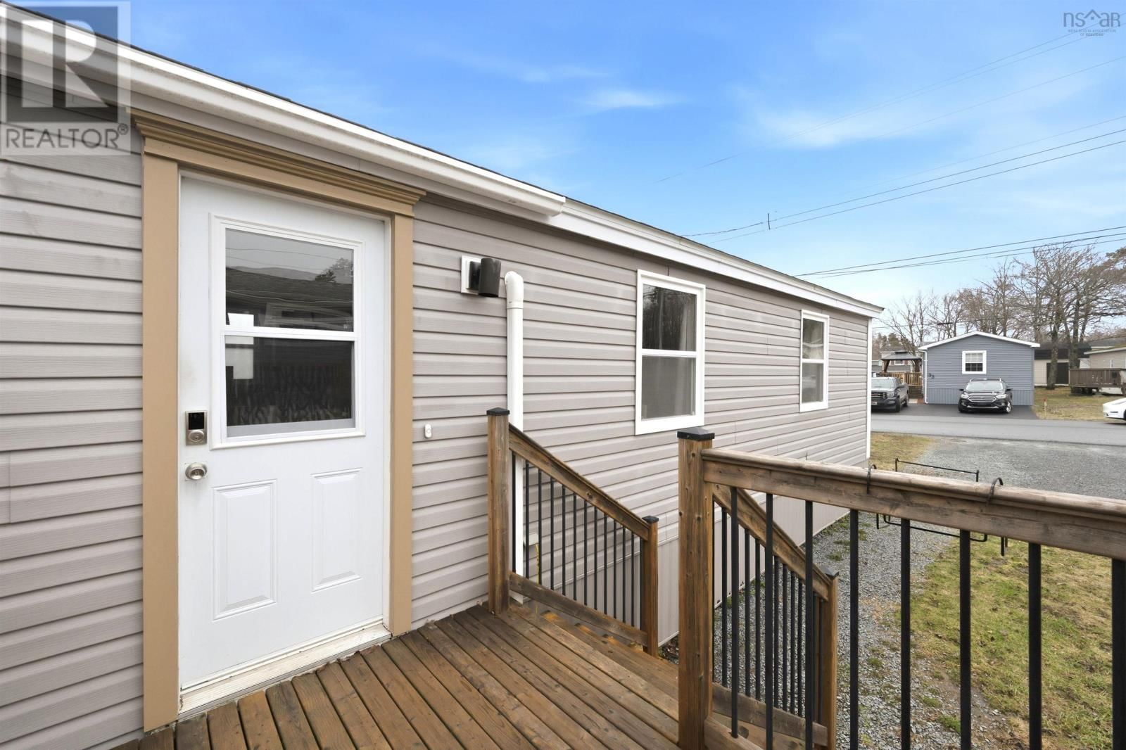 40 CHAMPLAIN AVENUE Image 4