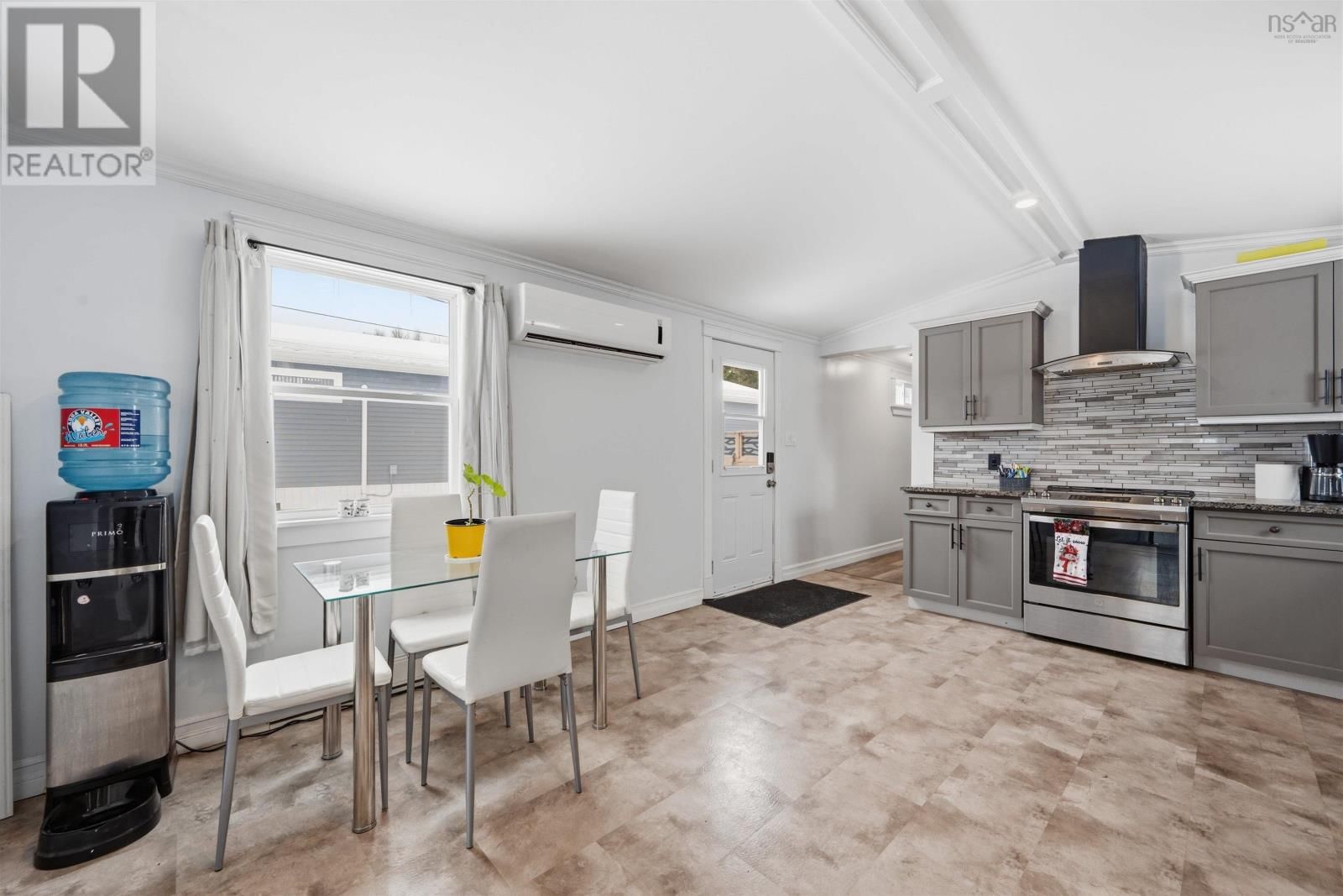 40 CHAMPLAIN AVENUE Image 5