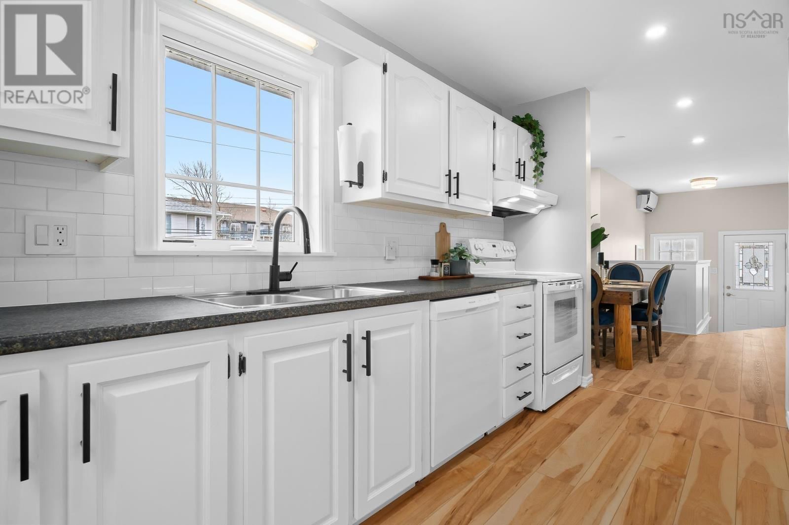 161 SILISTRIA DRIVE Image 13