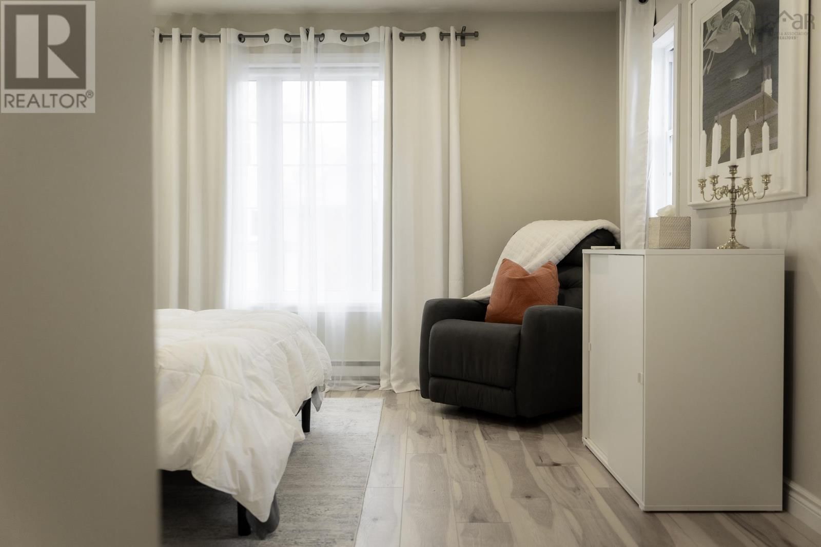 161 SILISTRIA DRIVE Image 26