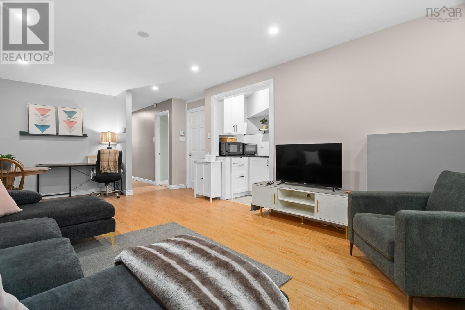 161 SILISTRIA DRIVE Image 34