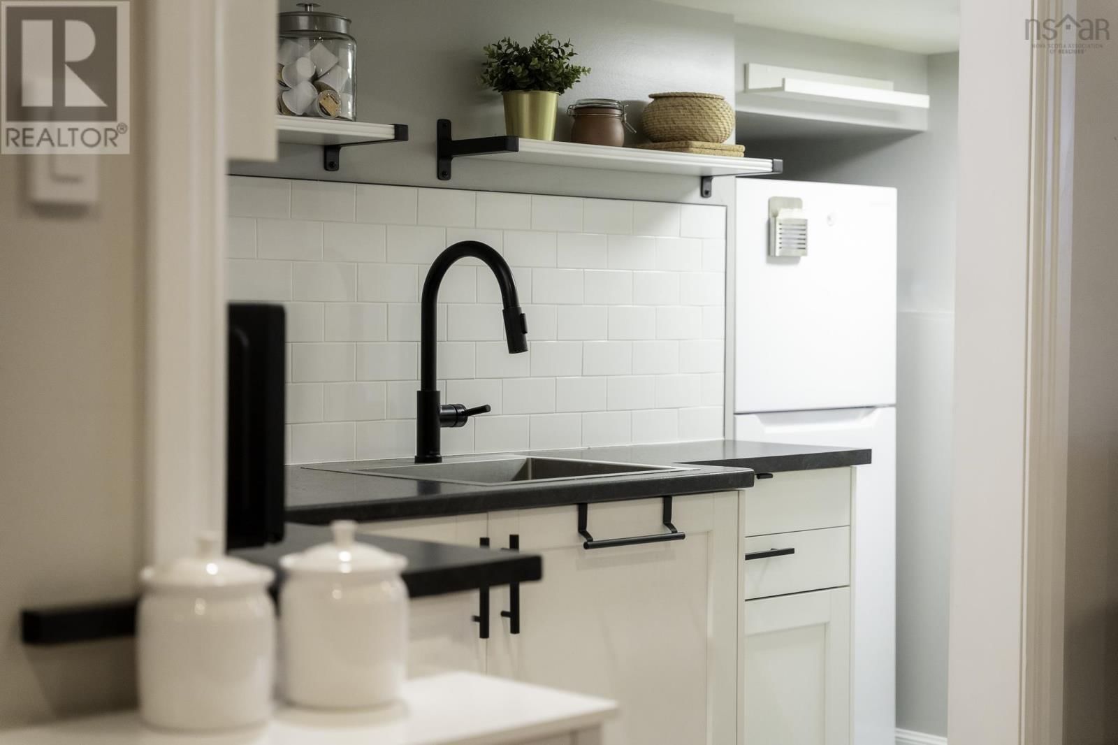 161 SILISTRIA DRIVE Image 36