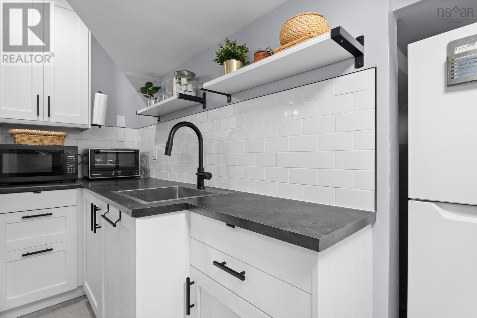 161 SILISTRIA DRIVE Image 37