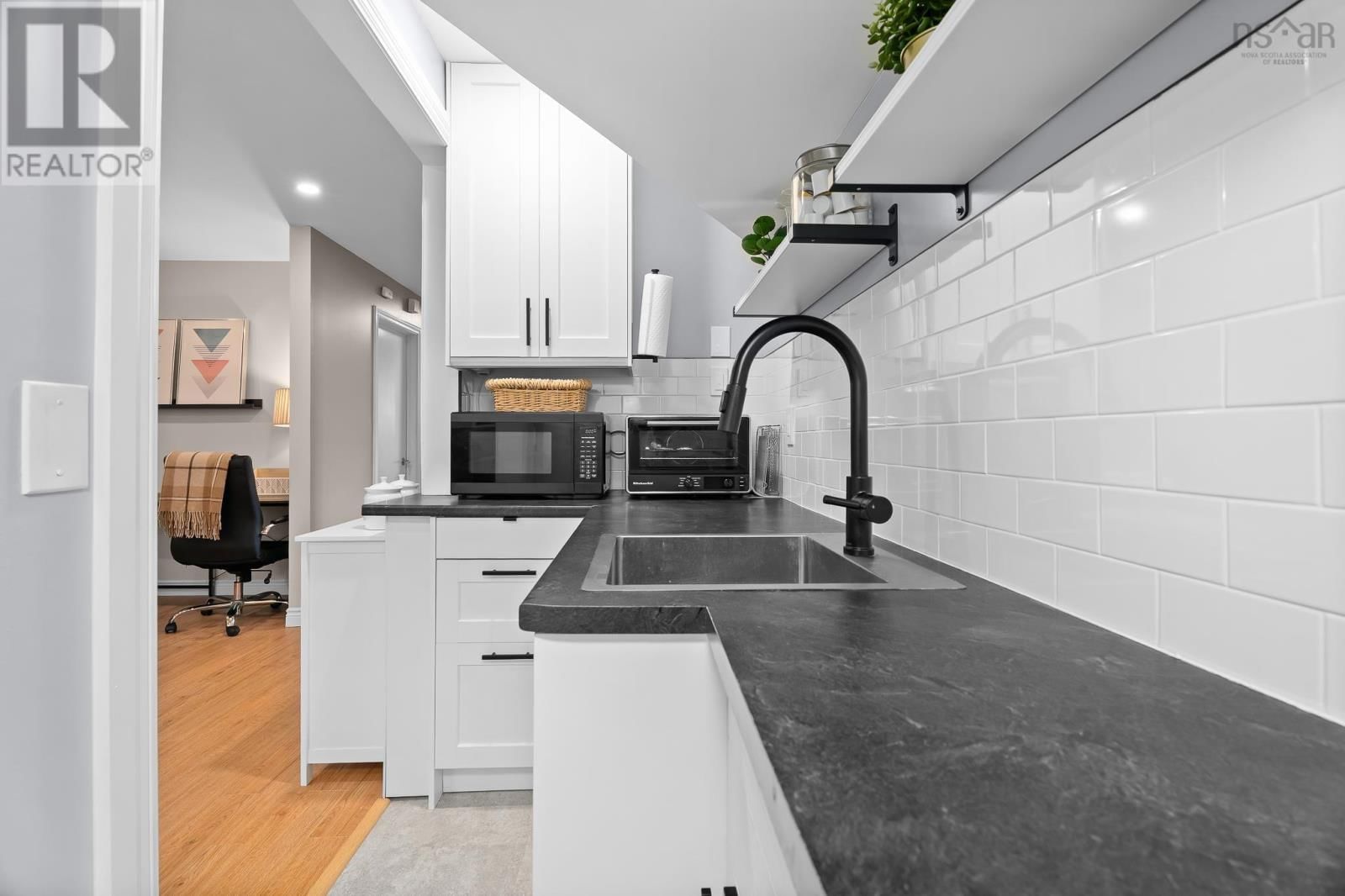 161 SILISTRIA DRIVE Image 39