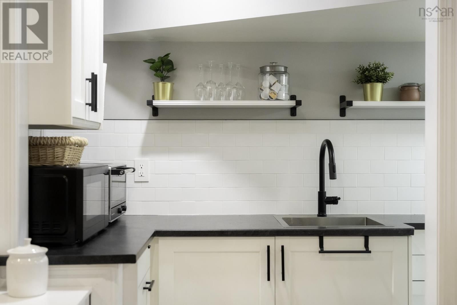 161 SILISTRIA DRIVE Image 40