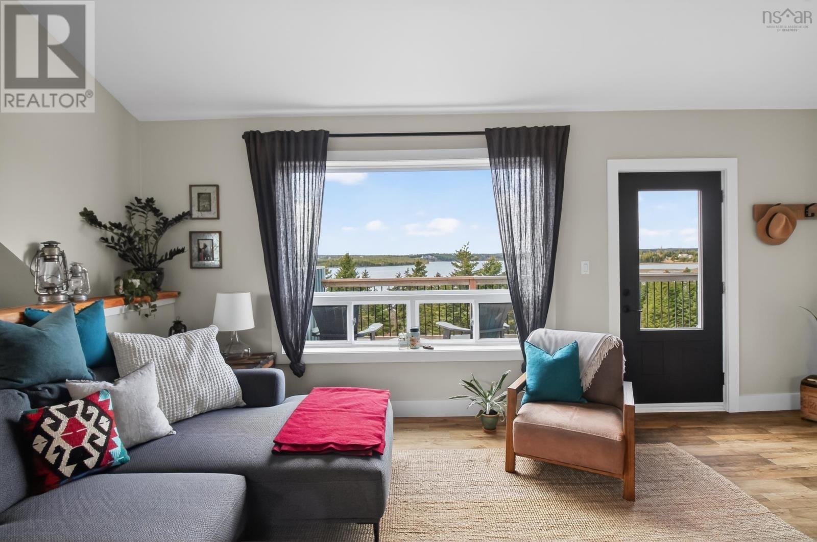 232 LESLIE ROAD Image 13