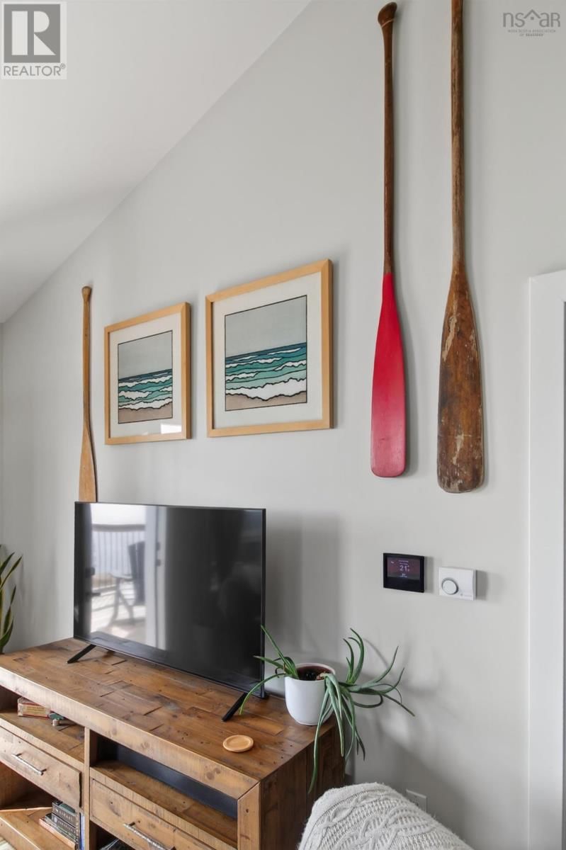 232 LESLIE ROAD Image 14