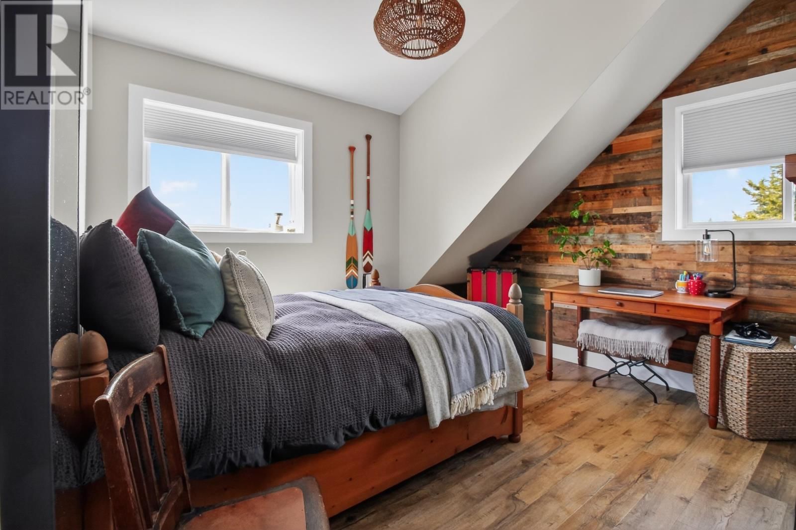 232 LESLIE ROAD Image 16