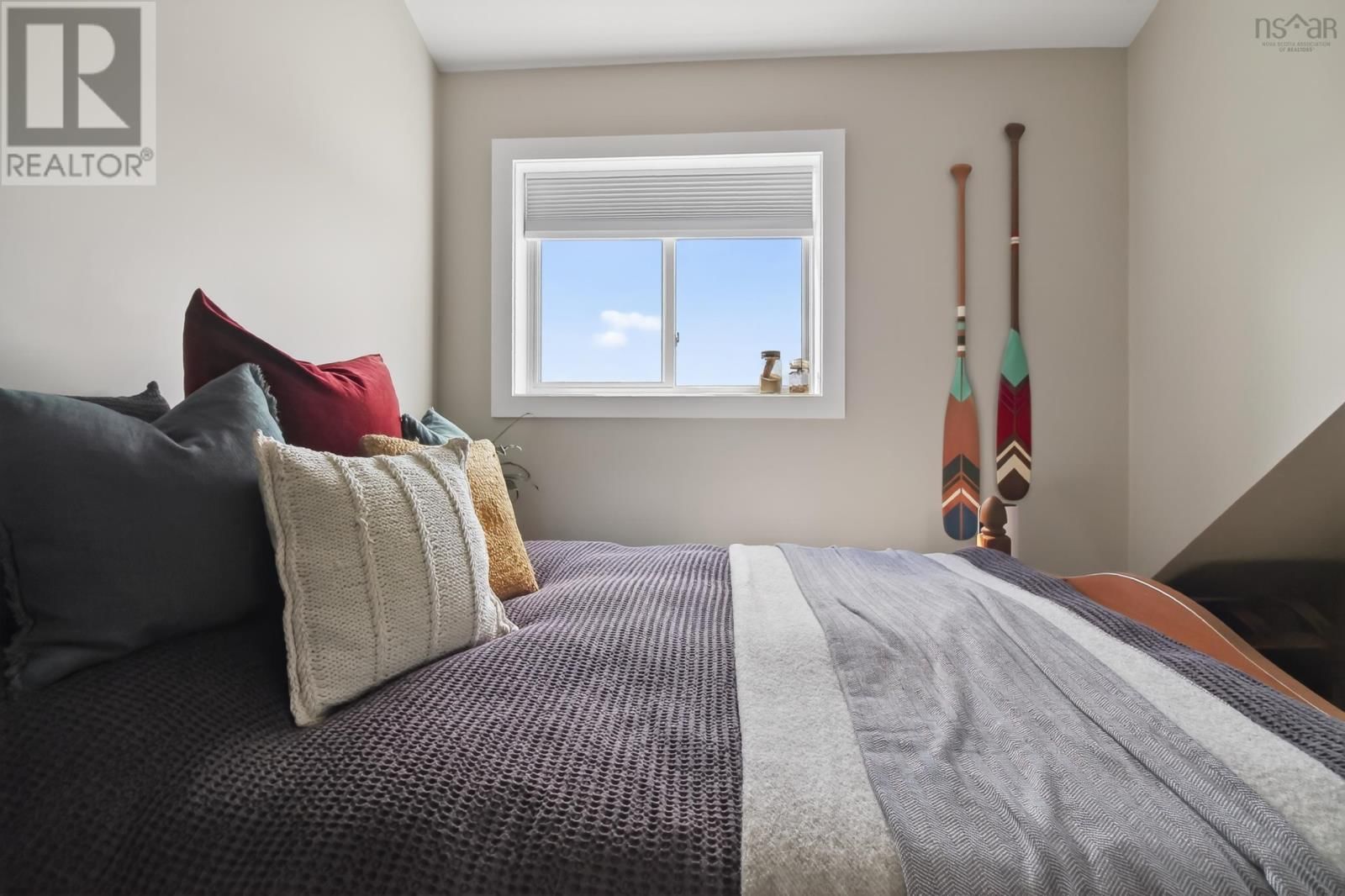 232 LESLIE ROAD Image 18