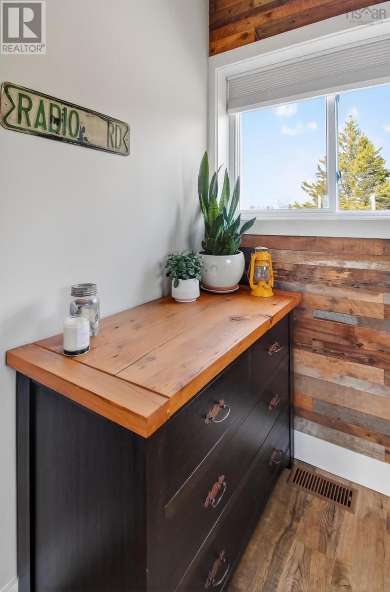 232 LESLIE ROAD Image 22