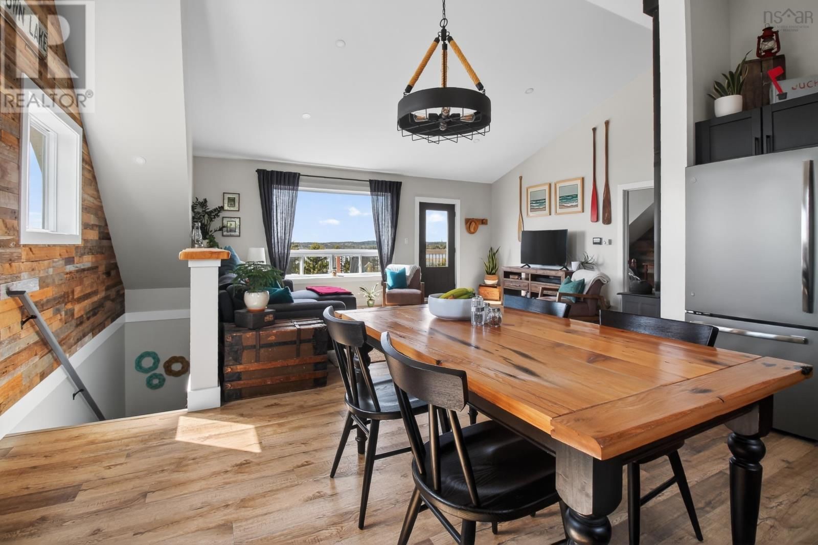 232 LESLIE ROAD Image 3