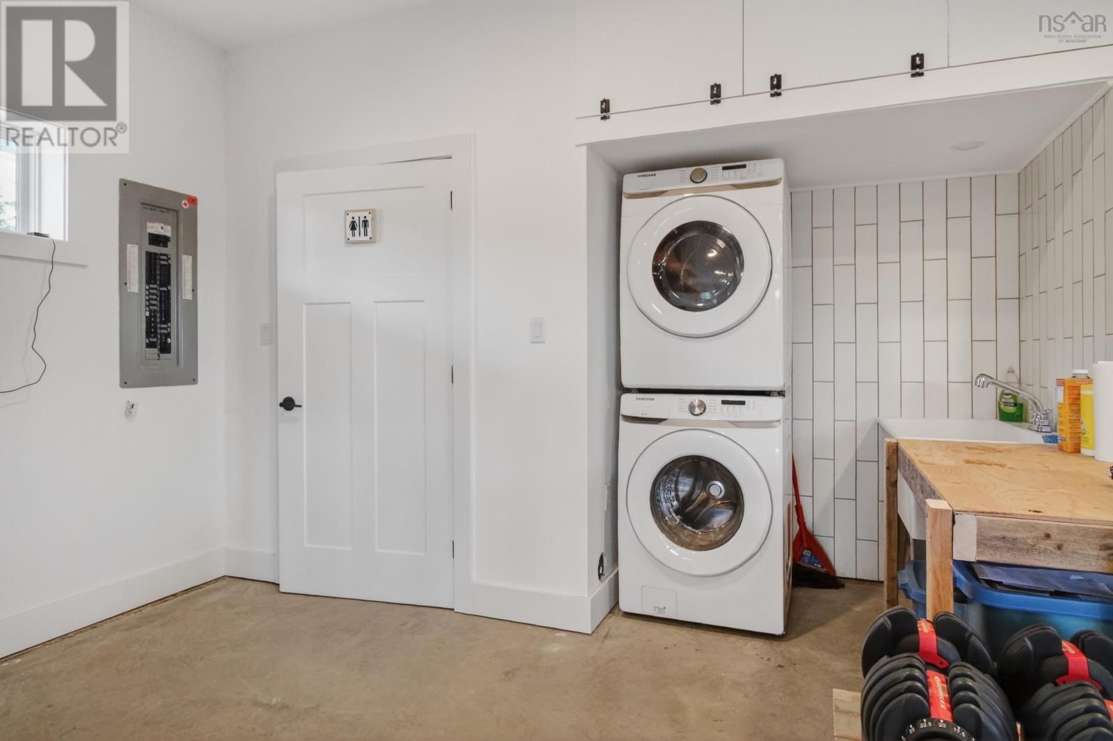 232 LESLIE ROAD Image 31