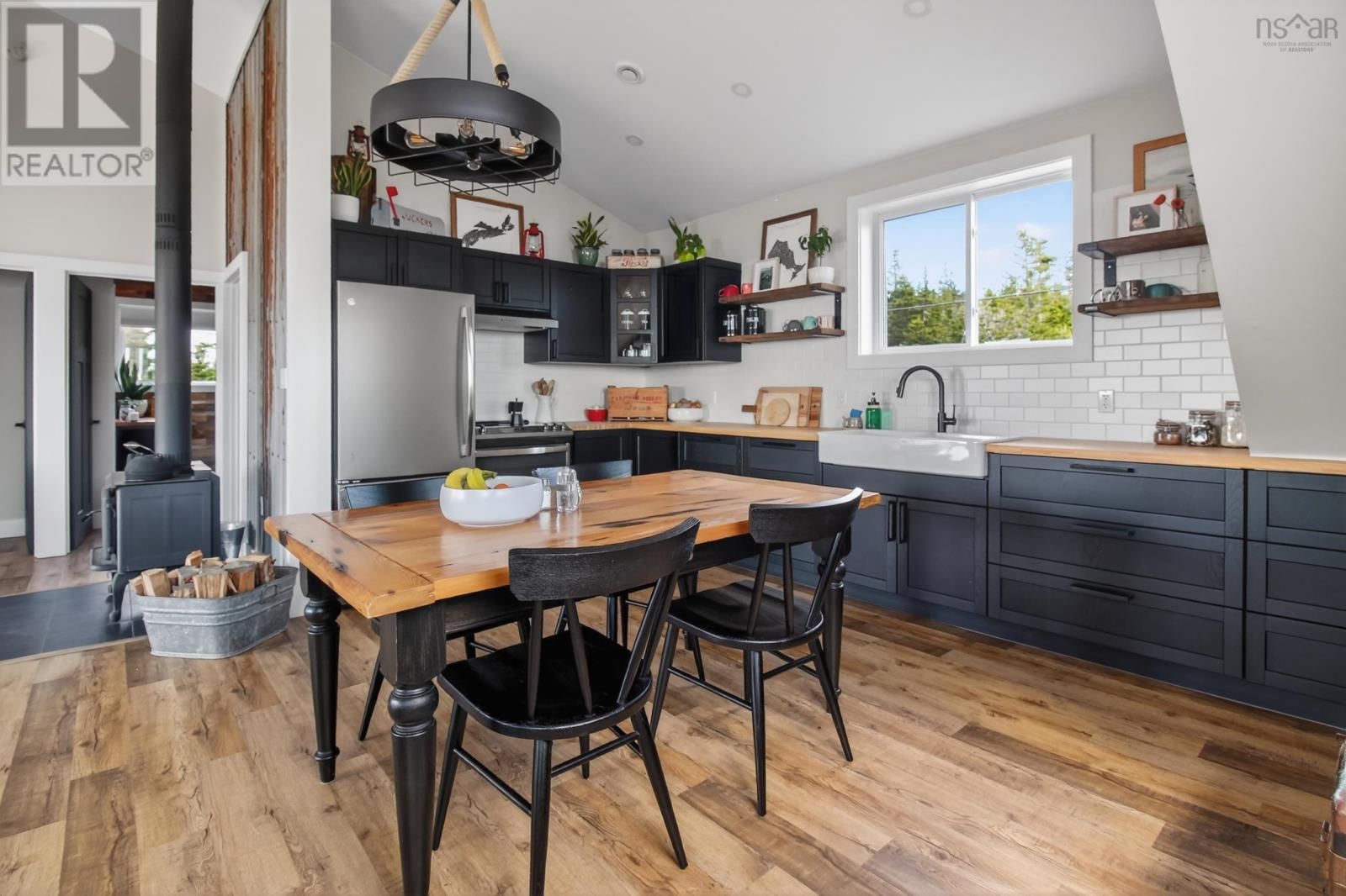 232 LESLIE ROAD Image 4