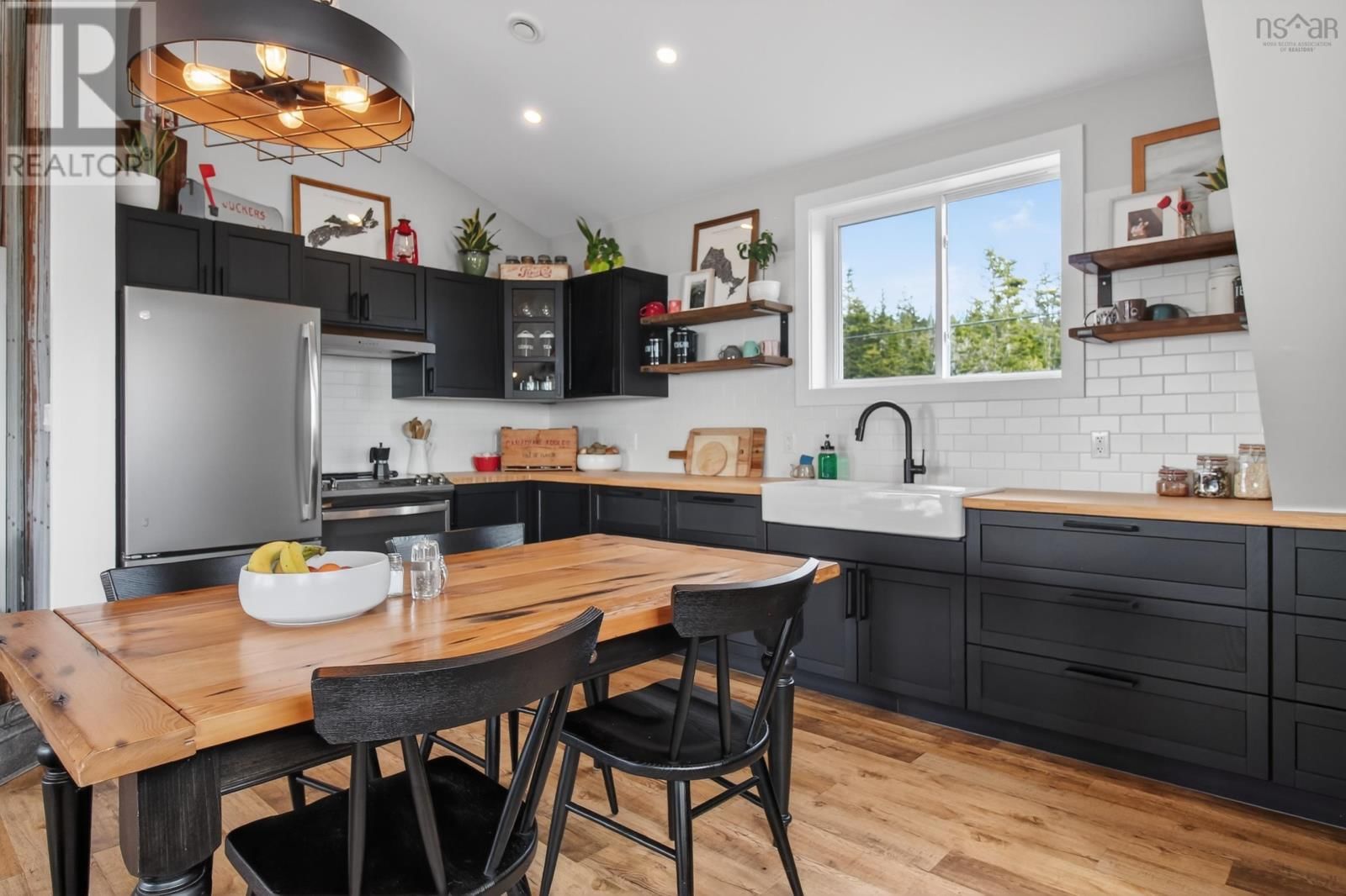 232 LESLIE ROAD Image 5