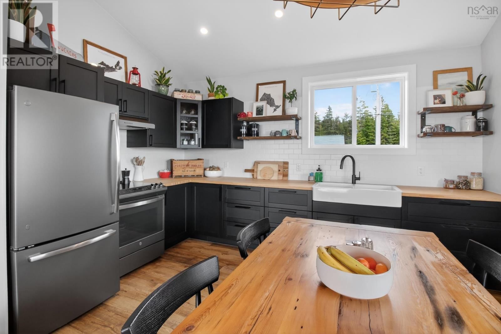 232 LESLIE ROAD Image 6